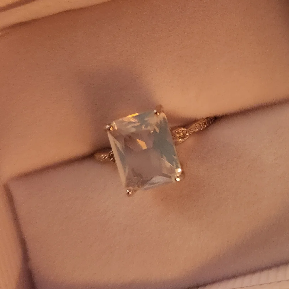3 ct white opal - Picture 2 of 4